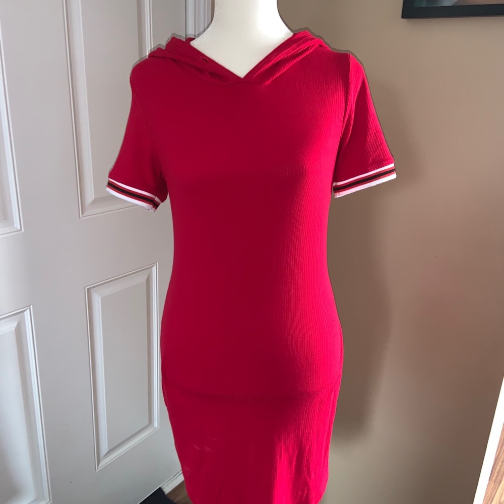 MIDI Hooded dresses